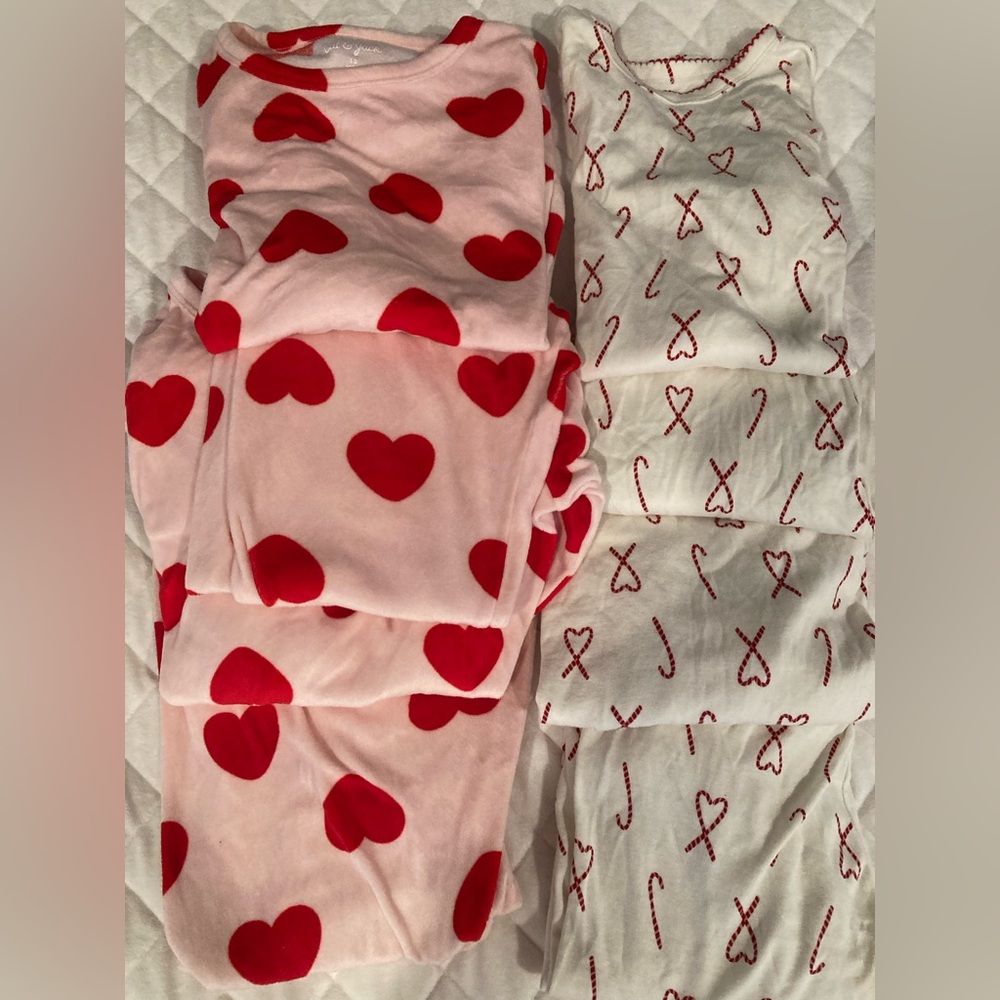 4 Sets of Pajamas